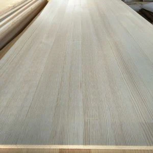 Carte collée à bord en bois massif